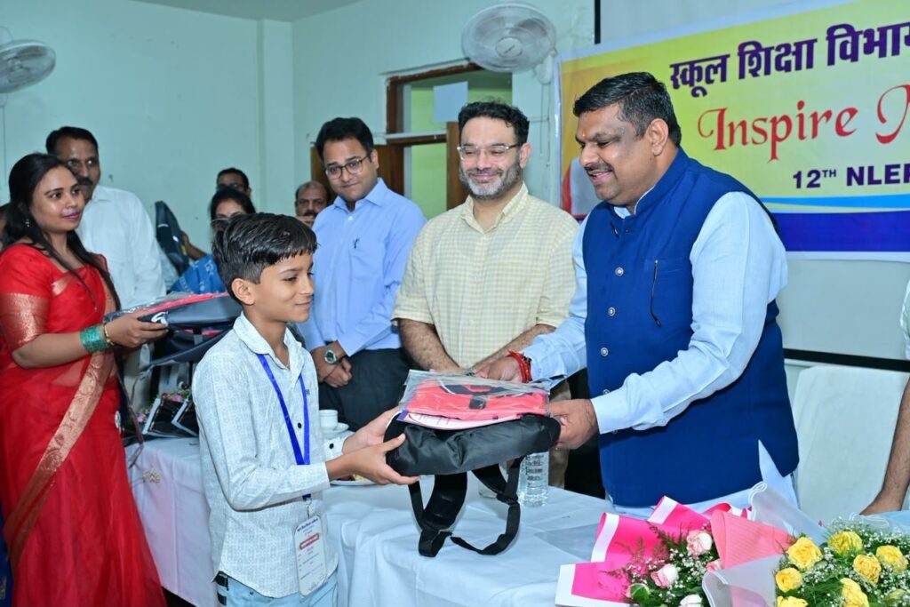 इंस्पायर अवार्ड योजना से बच्चों में नवाचार और वैज्ञानिक सोच को मिल रहा प्रोत्साहन – शिक्षा मंत्री श्री गजेन्द्र यादव.
